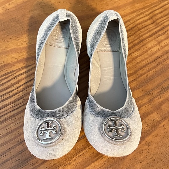 Tory Burch Caroline 2 Metallic Gray Suede Flats - Picture 3 of 11